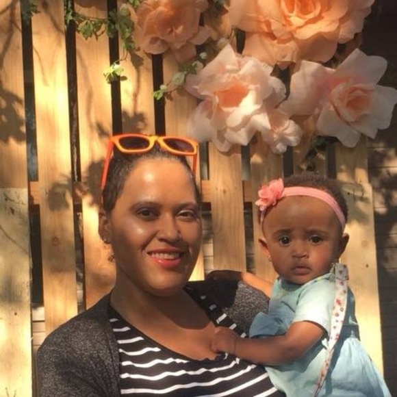 Meet your Posher, Arianna - DigitalDiskette Closet - Picture 3 of 8